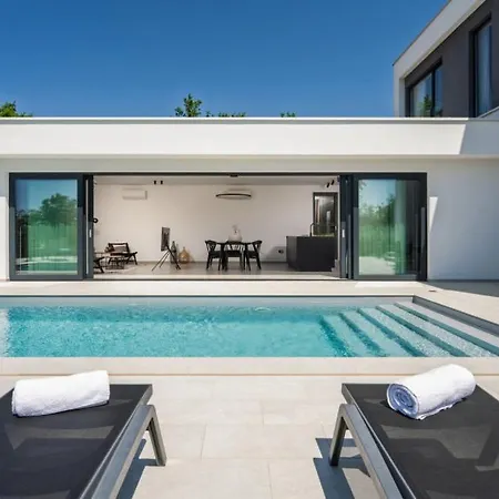 Karbula By Guide 波雷奇