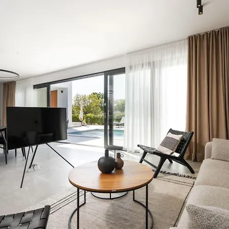 Karbula By Guide * Пореч