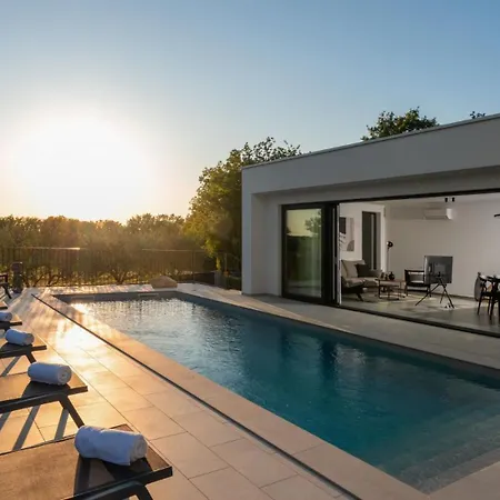 别墅 Karbula By Guide 波雷奇