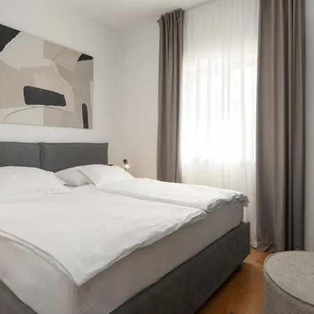 别墅 Karbula By Guide *